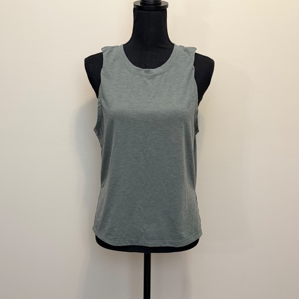 Fabletics Women XXS Green Muscle Tank Activewear Workout Top Rolled Shoulder Gym